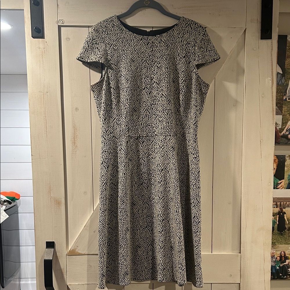 Anne Klein Textured Black and White Patterned Midi Dress Size 10